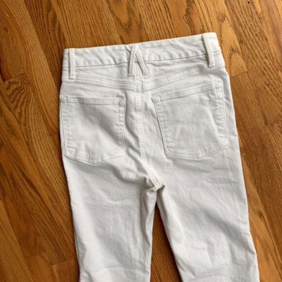 Good American Good Curve Cropped Button Fly Straight Leg Jeans - Picture 7 of 12